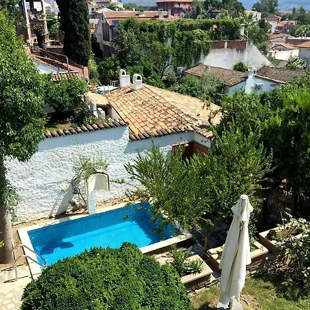 St John's House סלצ'וק