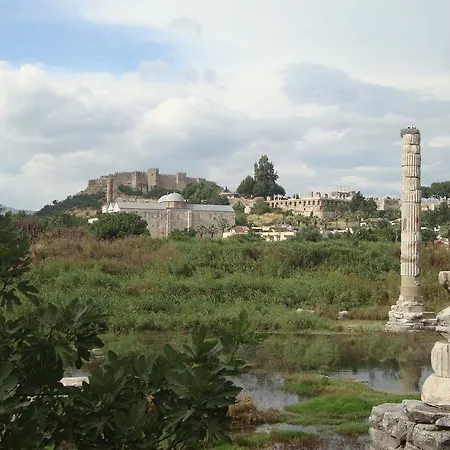 Βίλα St John's House