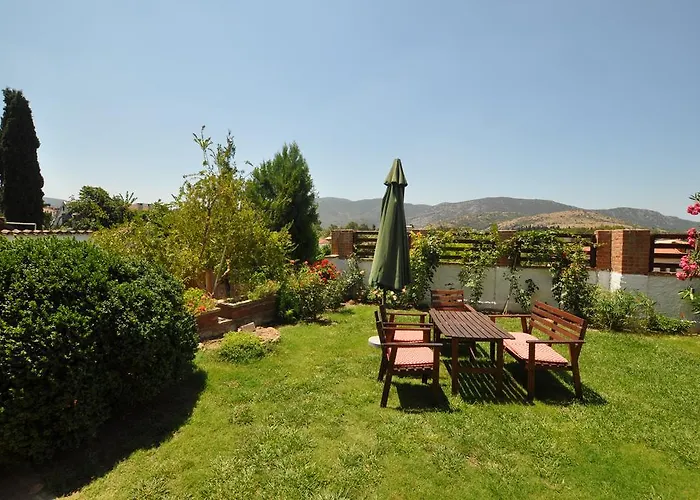 St John's House Vila *