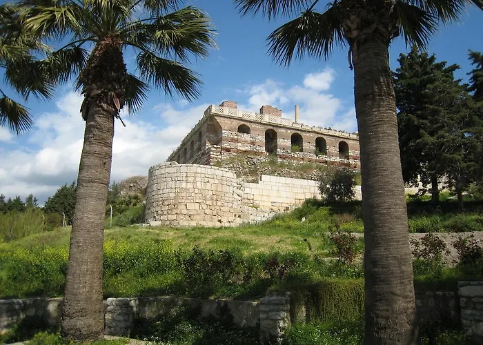 St John's House * סלצ'וק