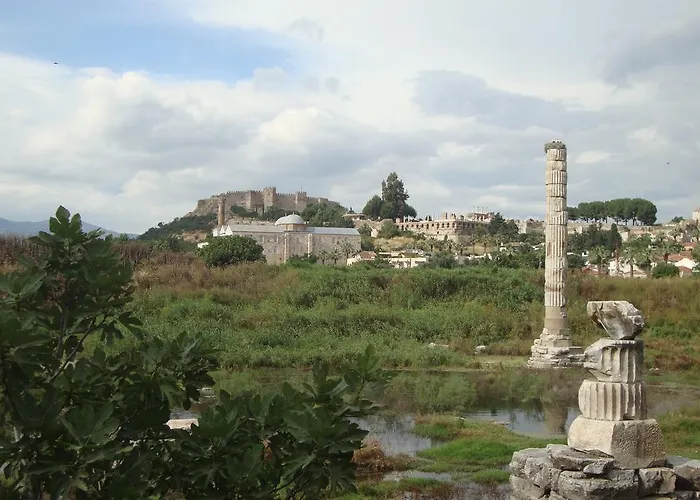 Vila St John's House