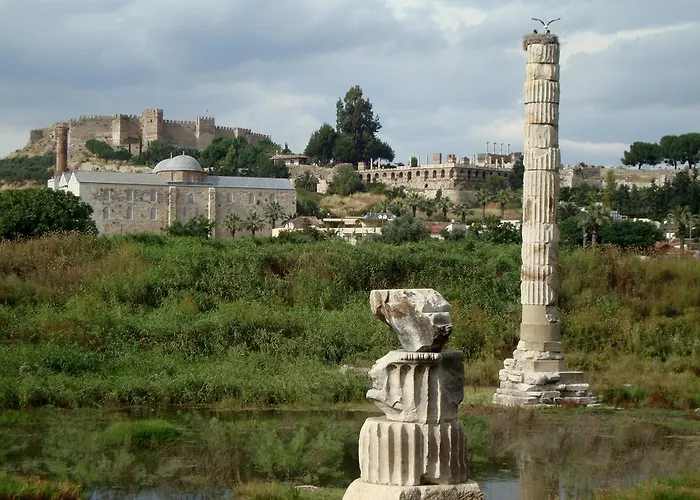 St John's House Vila *