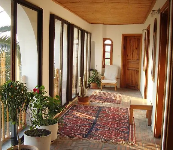 St John's House * סלצ'וק