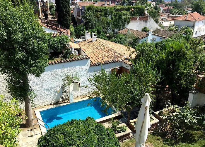 St John's House סלצ'וק